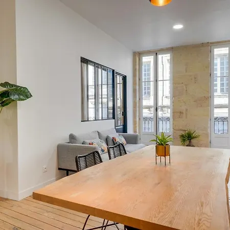 Le 61 - Superbe T2 Meuble Avec Balcon En Plein Coeur De Bordeaux